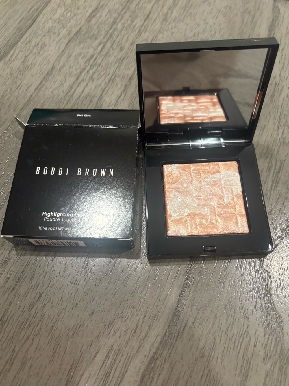 New Bobbi Brown Highlighting Powder in Pink Glow